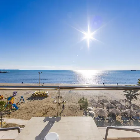 Apartment The Beachfront Durres